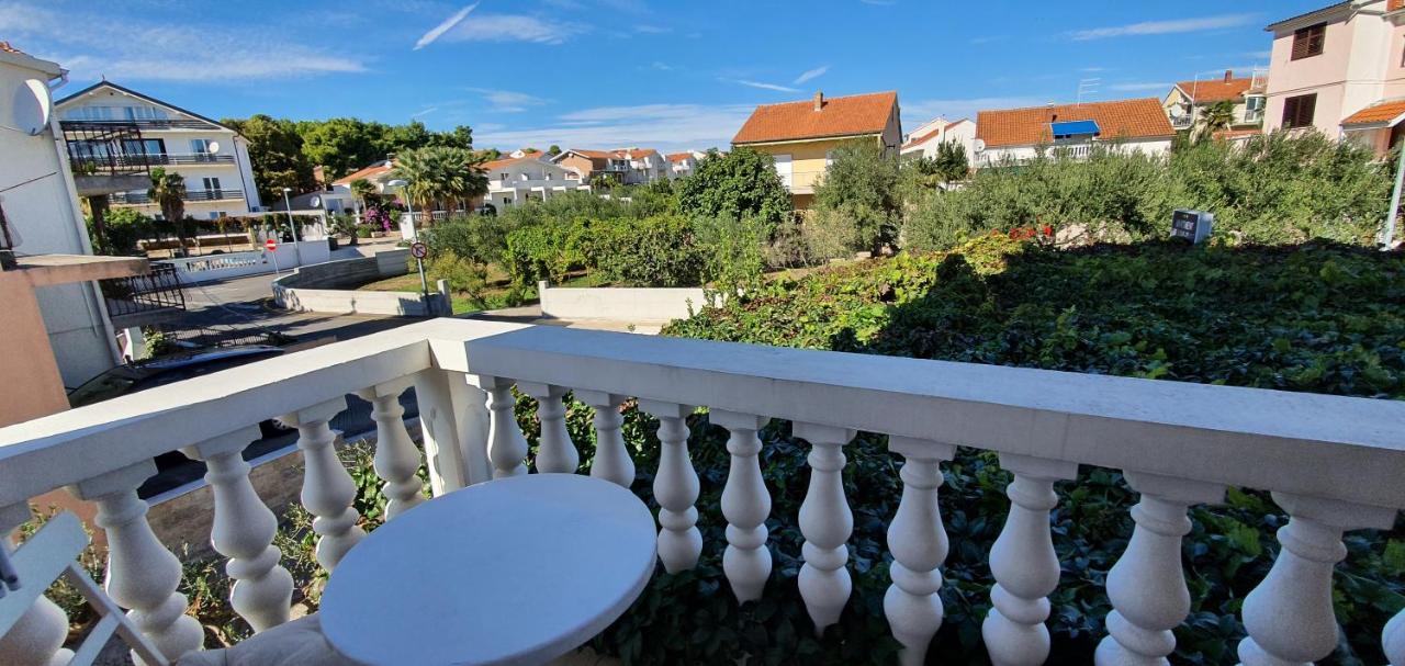 Apartmani Mira Vodice Exterior foto