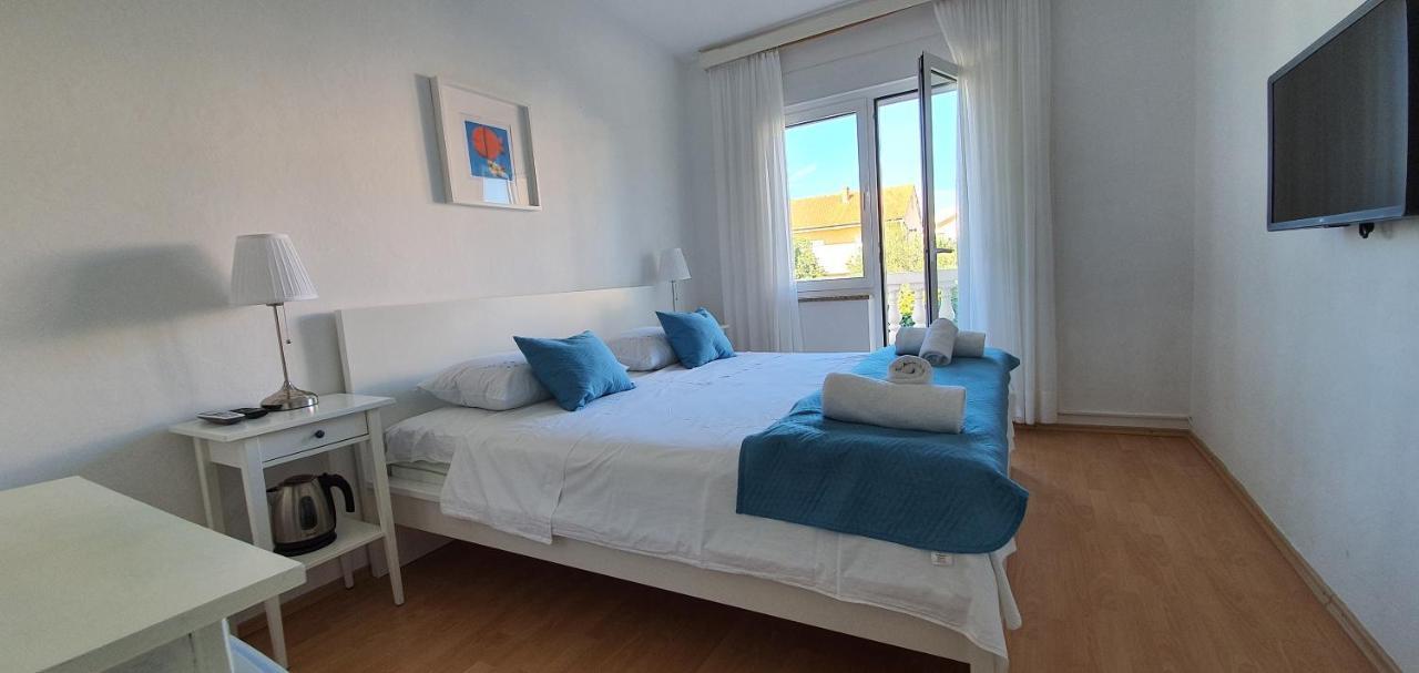 Apartmani Mira Vodice Exterior foto