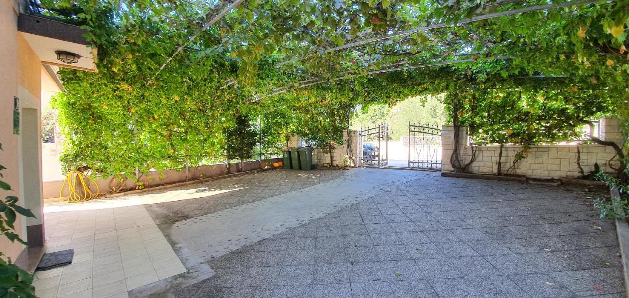 Apartmani Mira Vodice Exterior foto