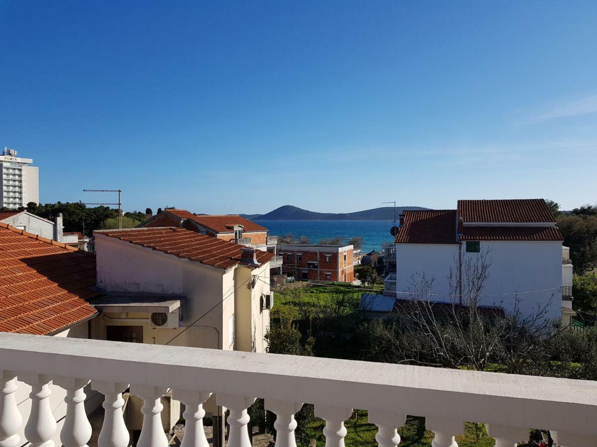 Apartmani Mira Vodice Exterior foto