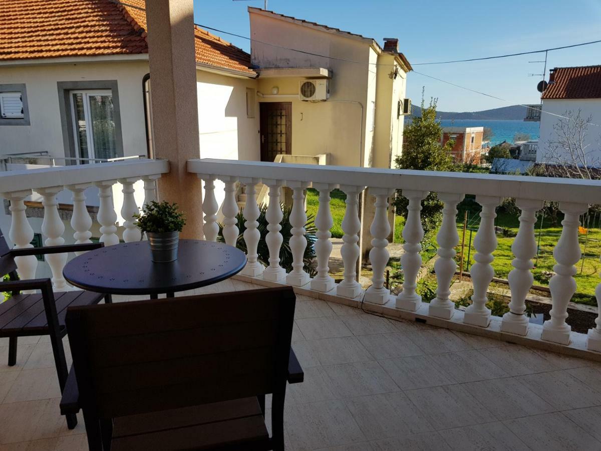 Apartmani Mira Vodice Exterior foto