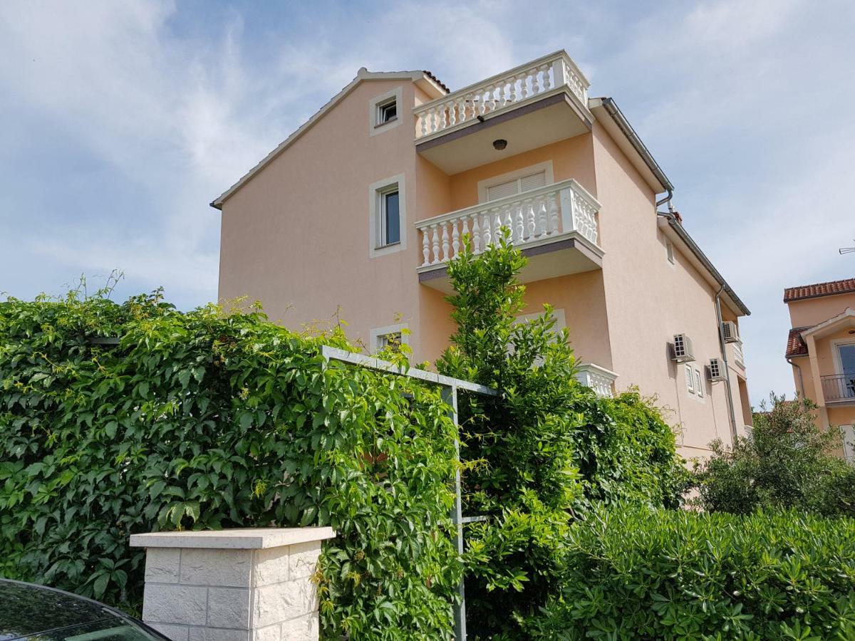 Apartmani Mira Vodice Exterior foto