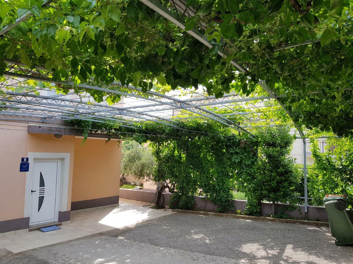 Apartmani Mira Vodice Exterior foto