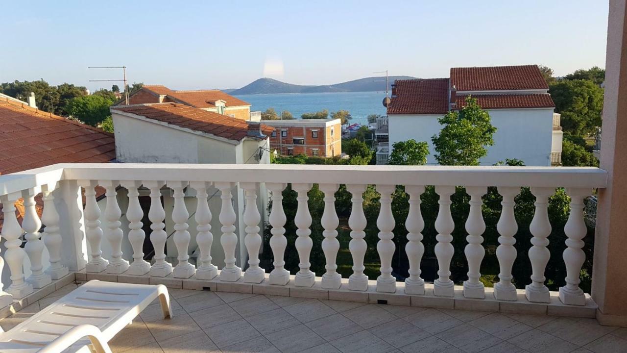 Apartmani Mira Vodice Exterior foto